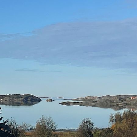 Stuga I Naturskoent Omrade Pa Vaestra Tjoern Saby エクステリア 写真
